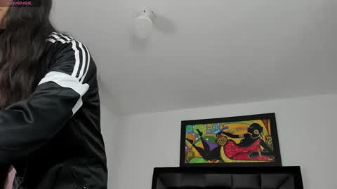 Snapshot of tatiana_valencia chatting on 02/13/25, 12:11 Tati online show from 02/13/25, 12:11