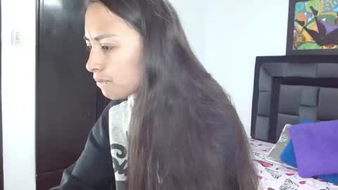 Snapshot of tatiana_valencia chatting on 02/19/25, 12:22 Tati online show from 02/19/25, 12:22