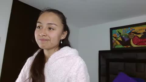 Snapshot of tatiana_valencia chatting on 02/19/25, 03:49 Tati online show from 02/19/25, 03:49