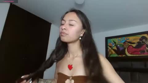 Snapshot of tatiana_valencia chatting on 02/20/25, 12:15 Tati online show from 02/20/25, 12:15