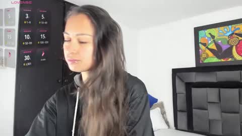 Snapshot of tatiana_valencia chatting on 02/26/25, 12:14 Tati online show from 02/26/25, 12:14