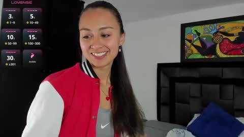 Snapshot of tatiana_valencia chatting on 02/27/25, 03:05 Tati online show from 02/27/25, 03:05