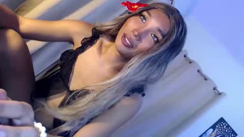 Snapshot of tatiana_wilton chatting on 04/12/26, 12:32 ANDREA online show from 04/12/26, 12:32