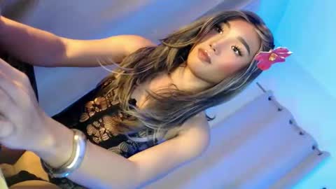 Snapshot of tatiana_wilton chatting on 05/23/26, 01:48 ANDREA online show from 05/23/26, 01:48