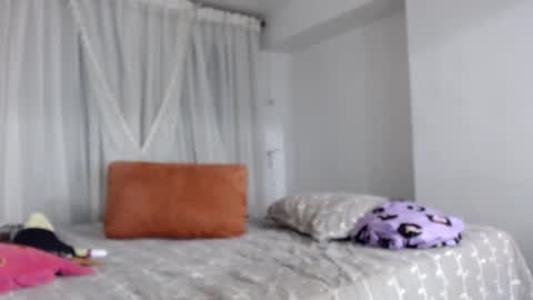 tatiana giraldo online show from 02/04/25, 12:08