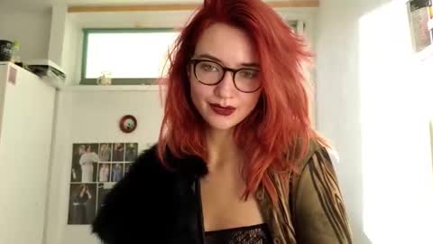 Snapshot of tatianaromanova chatting on 09/26/25, 02:32 Tatiana online show from 09/26/25, 02:32