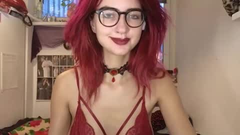 Snapshot of tatianaromanova chatting on 10/21/25, 03:35 Tatiana online show from 10/21/25, 03:35