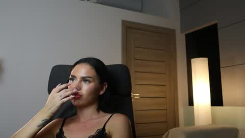 Snapshot of tatianaxoxo1 chatting on 07/31/26, 05:56 Tatiana online show from 07/31/26, 05:56