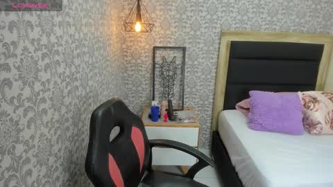 Snapshot of tatigold2 chatting on 01/11/25, 12:29 T A T I online show from 01/11/25, 12:29