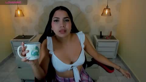 Snapshot of tatigold2 chatting on 02/06/26, 07:28 T A T I online show from 02/06/26, 07:28