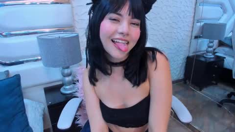 tatilee online show from 10/15/25, 12:27