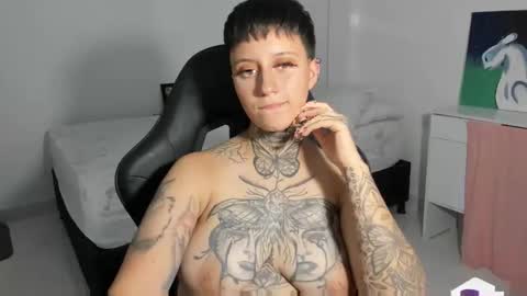 Snapshot of tatoo_girl chatting on 03/07/25, 09:06 jess online show from 03/07/25, 09:06