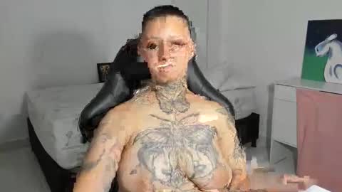 Snapshot of tatoo_girl chatting on 03/11/25, 09:04 jess online show from 03/11/25, 09:04