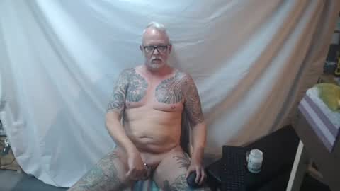 Snapshot of tatsdude chatting on 07/20/26, 03:47 inkbator online show from 07/20/26, 03:47