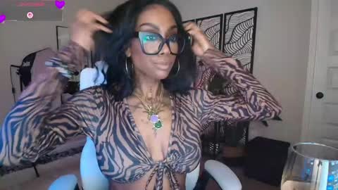 Snapshot of tatted_vixen chatting on 05/03/26, 12:49 Tatted Queen online show from 05/03/26, 12:49