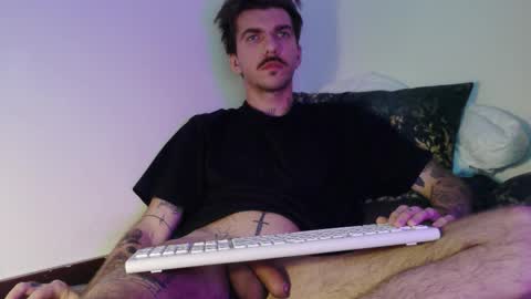 Snapshot of tattedentity chatting on 01/18/26, 12:25 David online show from 01/18/26, 12:25