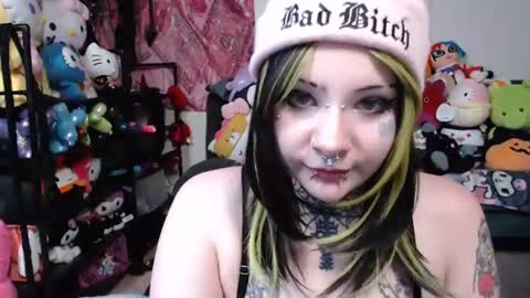 Snapshot of tattedthickandpretty chatting on 06/16/26, 12:24 TattedThickandPretty online show from 06/16/26, 12:24