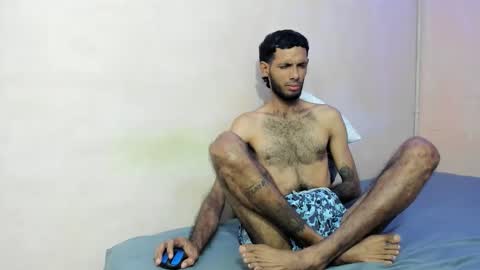 Snapshot of tatto_destroyer chatting on 03/27/26, 03:01 Fernando online show from 03/27/26, 03:01