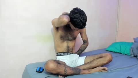 Snapshot of tatto_destroyer chatting on 03/30/26, 02:51 Fernando online show from 03/30/26, 02:51