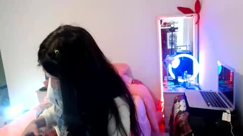 Snapshot of tatto_smoke_couple chatting on 02/08/26, 02:37 tatto_smoke_couple online show from 02/08/26, 02:37