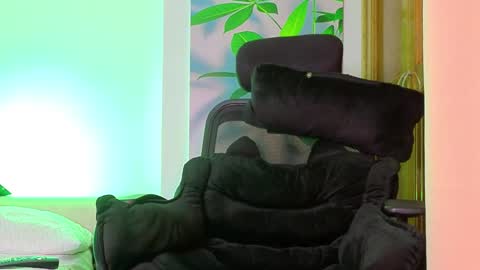 Snapshot of tattokoi chatting on 03/15/26, 01:11 tattokoi online show from 03/15/26, 01:11