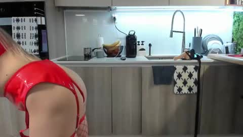 Nicole online show from 01/18/25, 01:51