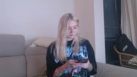 tattoobbgirl online show from 10/24/25, 05:31