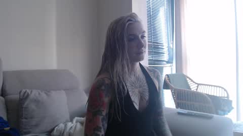 tattoobbgirl online show from 12/17/25, 01:50