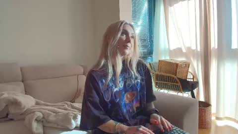 Snapshot of tattoobbgirl chatting on 05/16/26, 04:17 tattoobbgirl online show from 05/16/26, 04:17