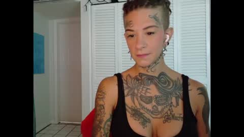 Snapshot of tattooed_natalia chatting on 06/16/26, 02:30 Natalia 3 online show from 06/16/26, 02:30