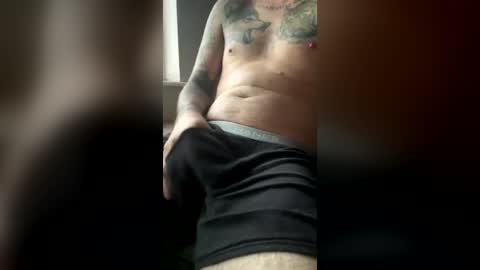 Snapshot of tattooedandsexy25 chatting on 07/11/26, 10:40 GRIM WOLF online show from 07/11/26, 10:40