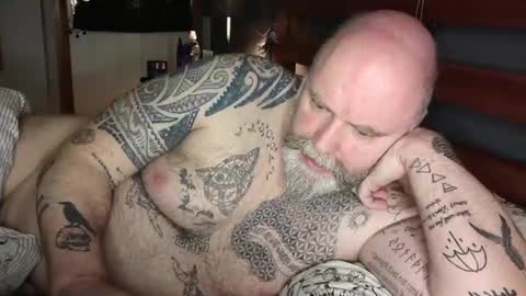 Tattooeddilf 01 online show from 01/01/25, 04:39