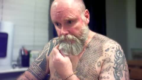 Tattooeddilf 01 online show from 09/08/25, 10:53