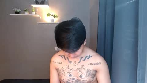 Snapshot of tattooguy1209 chatting on 11/25/25, 03:17 zareen online show from 11/25/25, 03:17