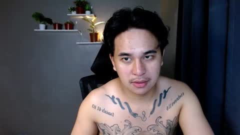 Snapshot of tattooguy1209 chatting on 12/16/25, 06:18 zareen online show from 12/16/25, 06:18