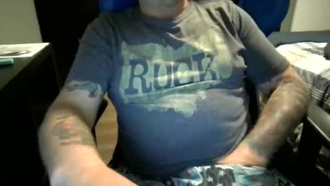 Snapshot of tattslovestattas1 chatting on 10/20/25, 09:37 tattslovestattas1 online show from 10/20/25, 09:37