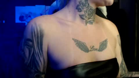 Snapshot of tatuada_safada chatting on 07/26/26, 07:37 tatuada_safada online show from 07/26/26, 07:37