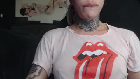 Snapshot of tatuada_safada chatting on 08/06/26, 10:39 tatuada_safada online show from 08/06/26, 10:39