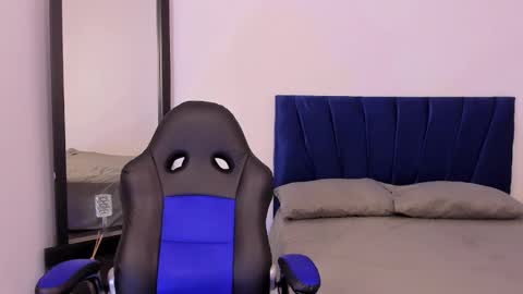 Snapshot of tau_montes chatting on 09/21/25, 05:20 tau_montes online show from 09/21/25, 05:20