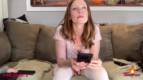 Tauntress online show from 09/28/25, 07:52