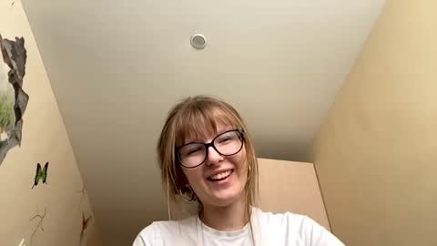 Evia online show from 03/21/26, 08:19