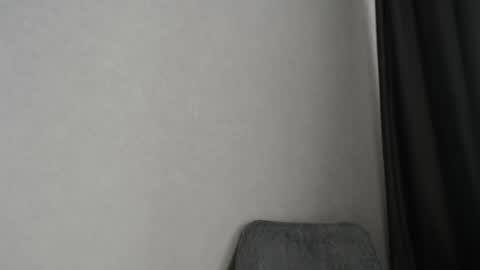 Snapshot of taxxxu chatting on 12/14/24, 11:18 Diana online show from 12/14/24, 11:18