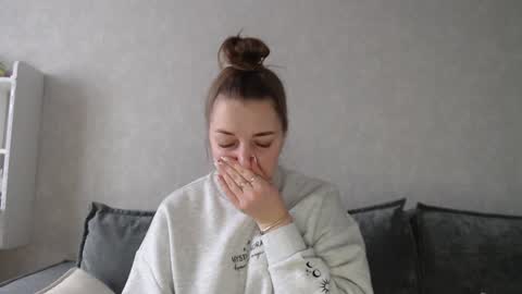 Snapshot of taxxxu chatting on 12/24/24, 08:00 Diana online show from 12/24/24, 08:00