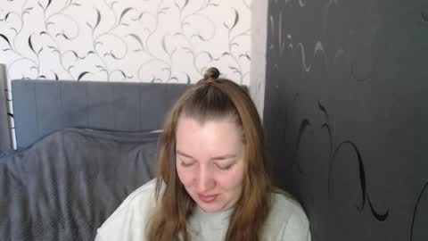 Snapshot of taxxxu chatting on 04/14/26, 06:30 Diana online show from 04/14/26, 06:30