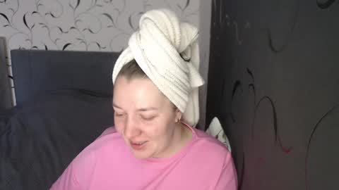 Snapshot of taxxxu chatting on 04/15/26, 05:58 Diana online show from 04/15/26, 05:58