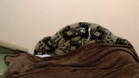 Taya online show from 11/17/25, 05:41