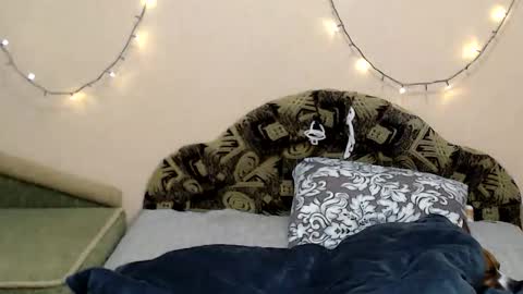 Taya online show from 01/14/26, 07:52