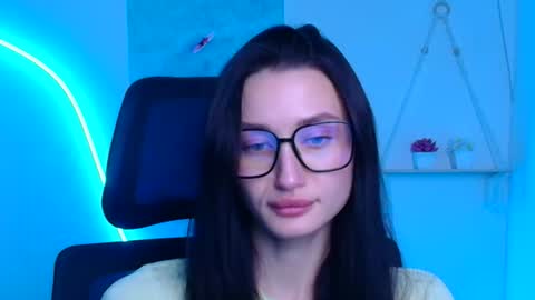 Taya online show from 12/19/25, 12:23