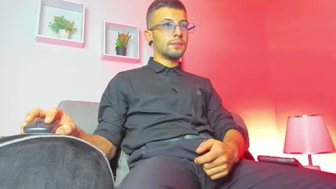 Snapshot of tayer_bennet chatting on 09/20/25, 03:40 tayer_bennet online show from 09/20/25, 03:40