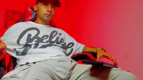 Snapshot of tayer_bennet chatting on 10/06/25, 07:22 tayer_bennet online show from 10/06/25, 07:22